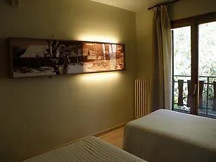 Hotel Arinsal فندق 2*